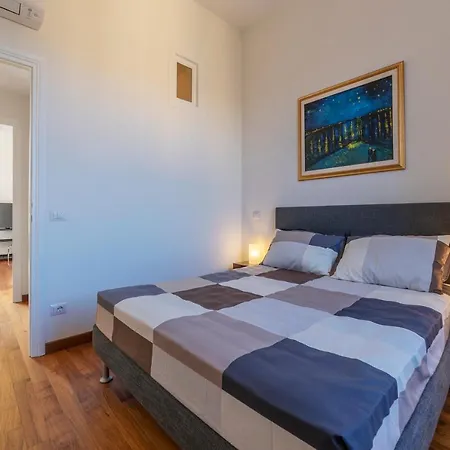 Guesthost - Trastevere Luxury With Terrace Apartamento Roma