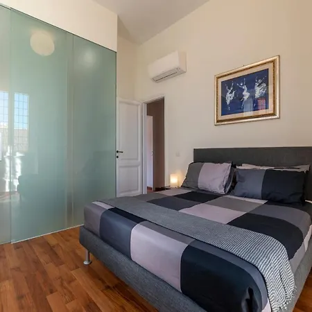Guesthost - Trastevere Luxury With Terrace Apartamento Roma