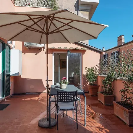 Apartamento Guesthost - Trastevere Luxury With Terrace *