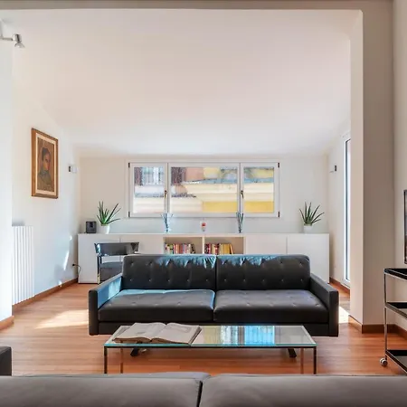 Guesthost - Trastevere Luxury With Terrace Apartamento Roma